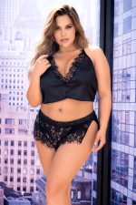 Ensemble caraco satin grande taille et shorty dentelle
