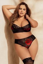 Ensemble lingerie grande taille imprimé roses rouge et noir