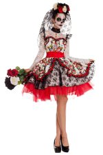 Costume de mariée fleurie avec dentelle blanche