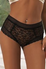 Culotte taille haute en dentelle florale