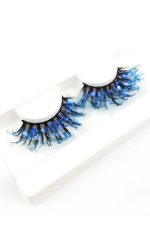 Faux cils bleus et noirs