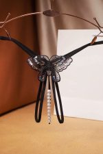 String ouvert papillon perlé