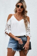 Top blanc épaules dénudées à manches en dentelle